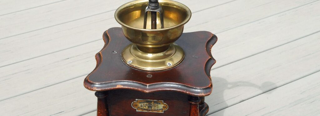 Exploring the World of Antique Coffee Grinders: Tips and Tricks 1